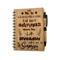 Libreta con bolígrafo de madera (Sorpresa)